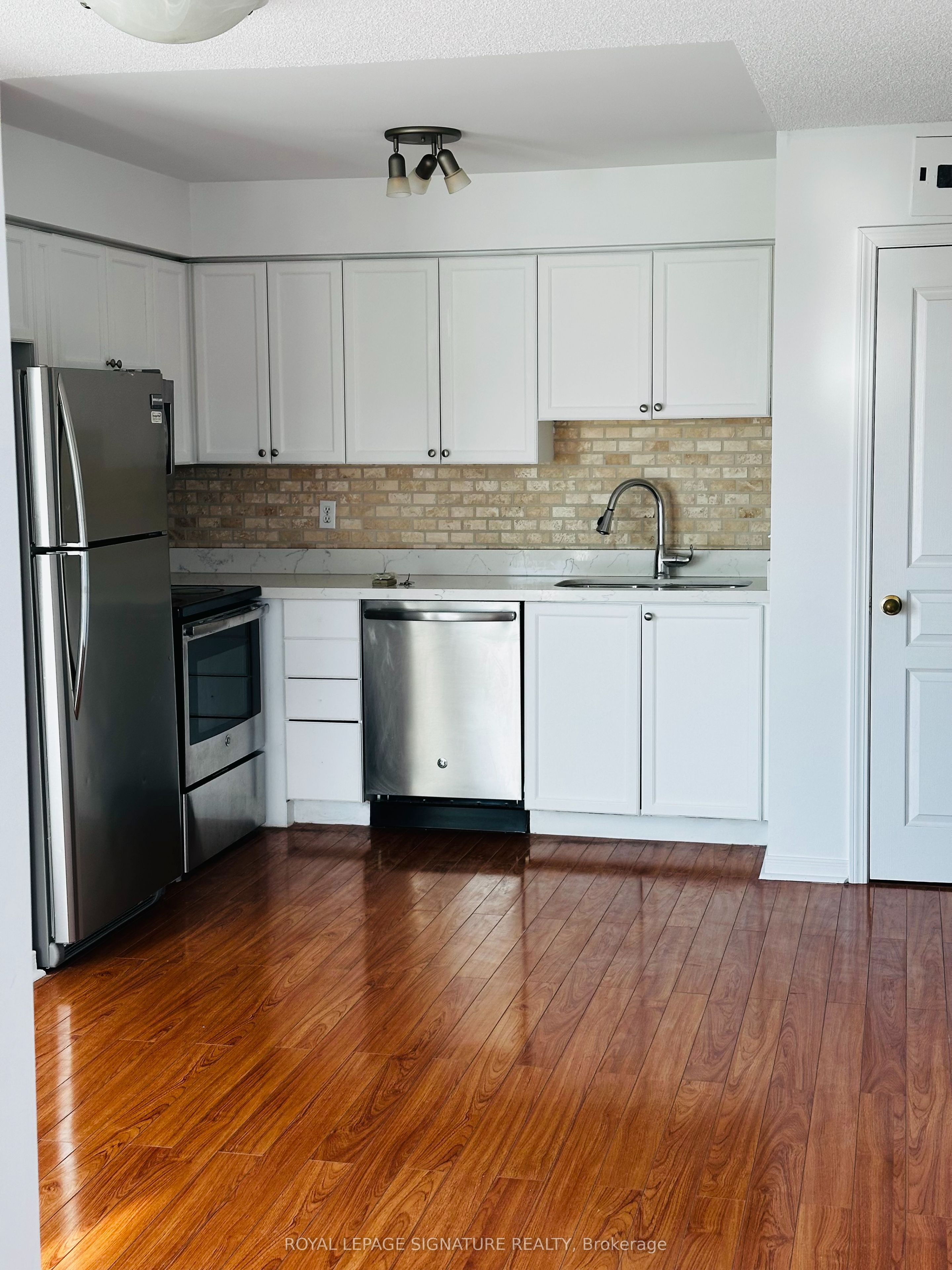 2545 Erin Centre Boulevard 404