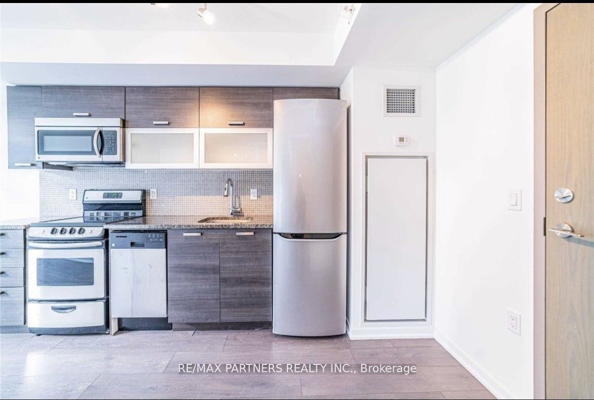 36 Lisgar Street 2201E