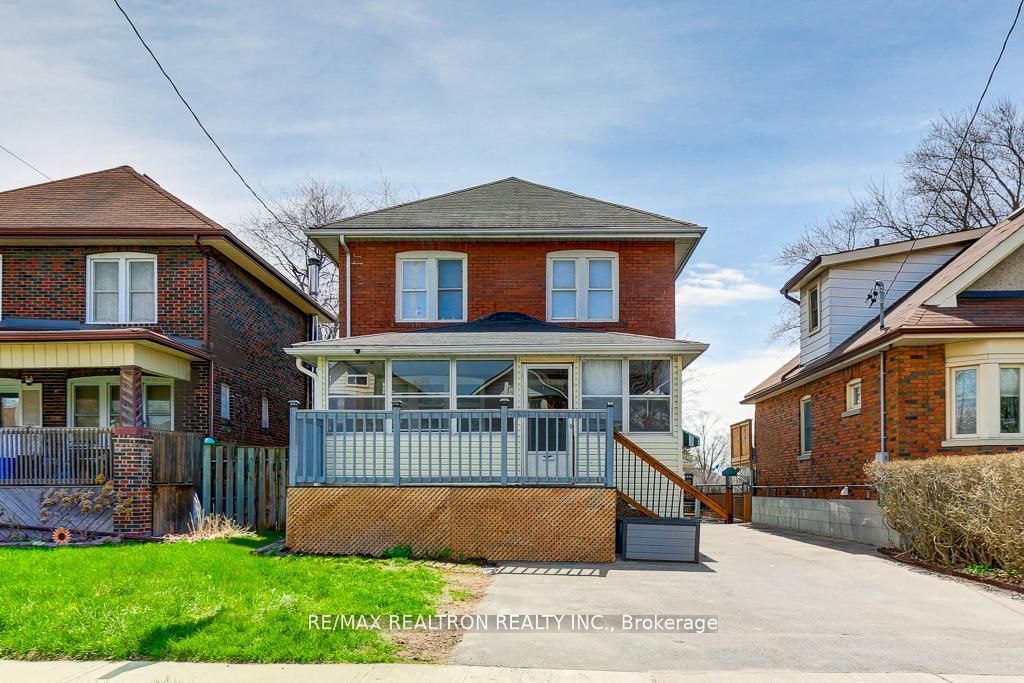 Photo of 317 Gliddon Avenue, Oshawa, ON L2H 1Z2 (MLS # E13111166)