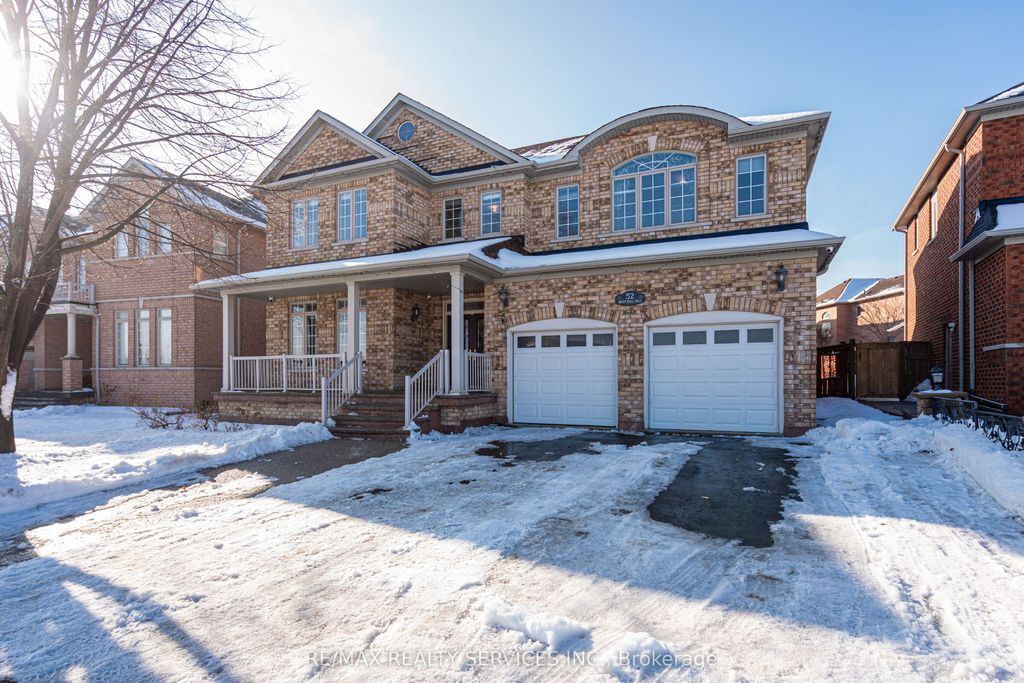 Photo of 52 Mount Royal Circle, Brampton, ON L6P 2K4 (MLS # W12905922)