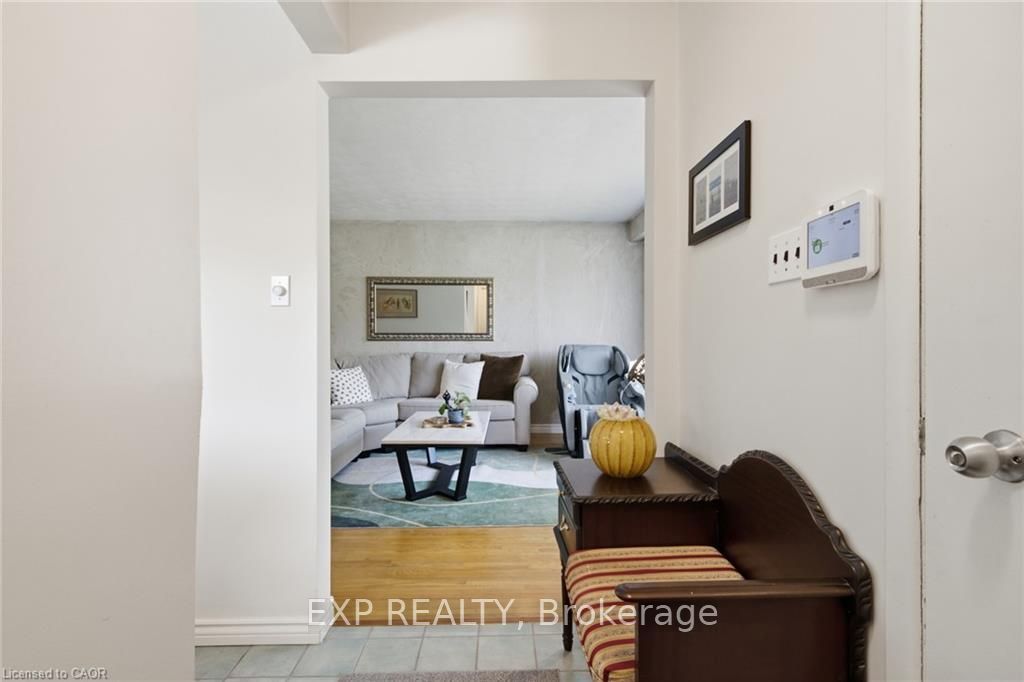 11 Summit Crescent