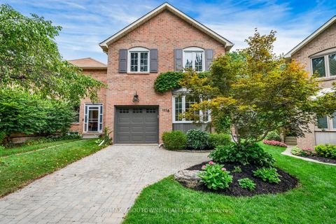 1116 Springbrook Crescent Oakville ON L6M 2C8