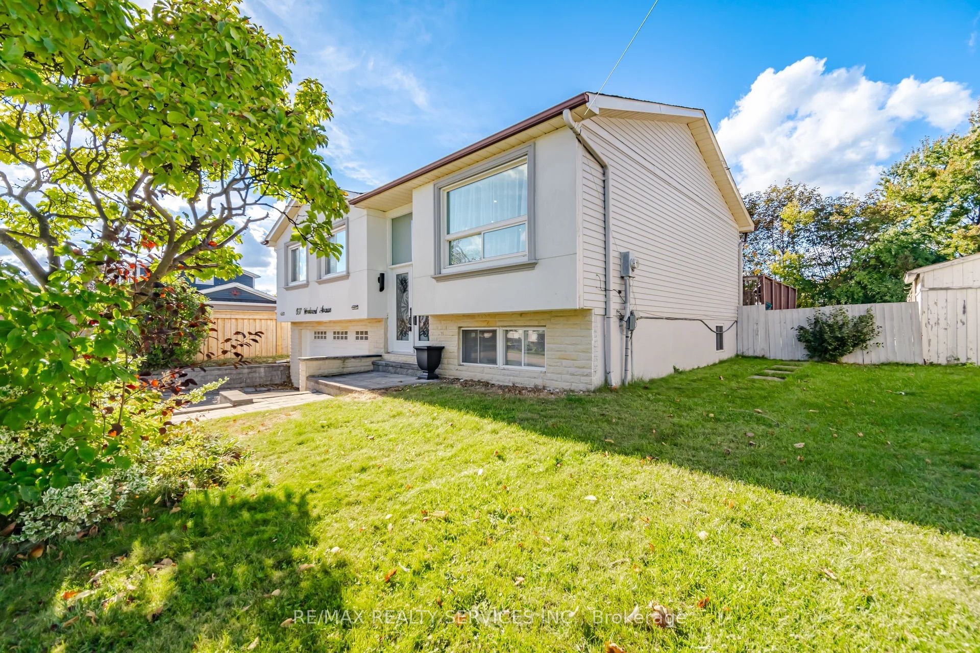 607 Woodward Avenue