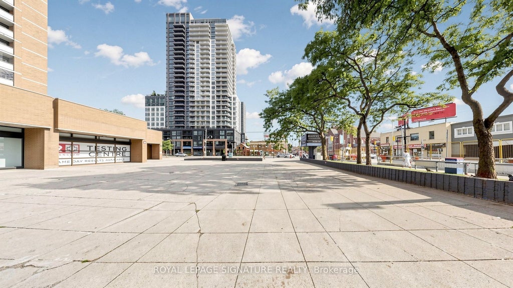 Photo of 286 Main Street #1005, Toronto, ON M4C 4X4 (MLS # E13656540)