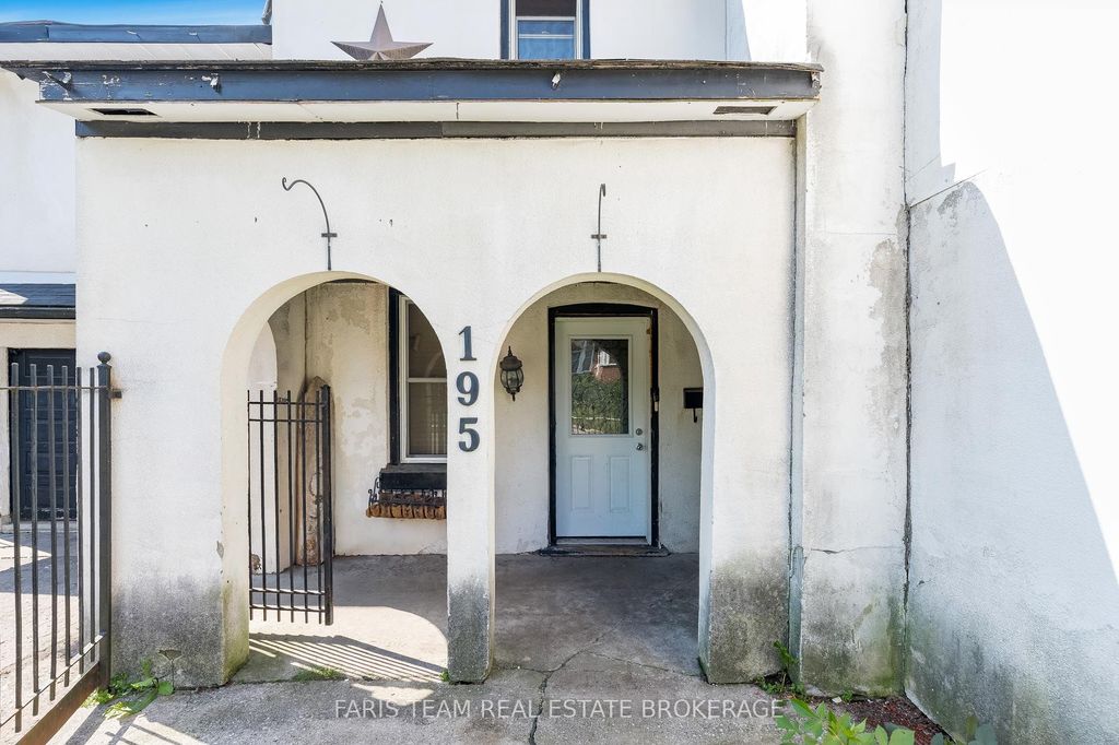 Photo of 195 Nottawasaga Street, Orillia, ON L3V 3K2 (MLS # S12613778)