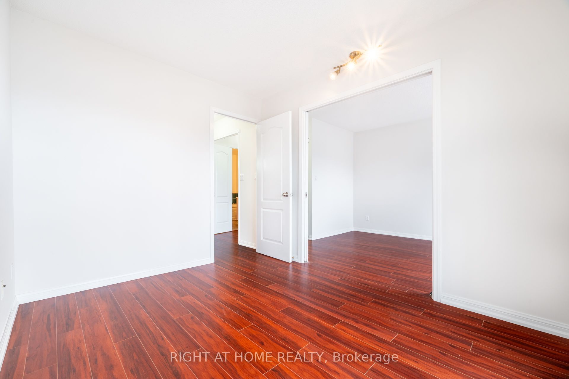 220 Grandview Way