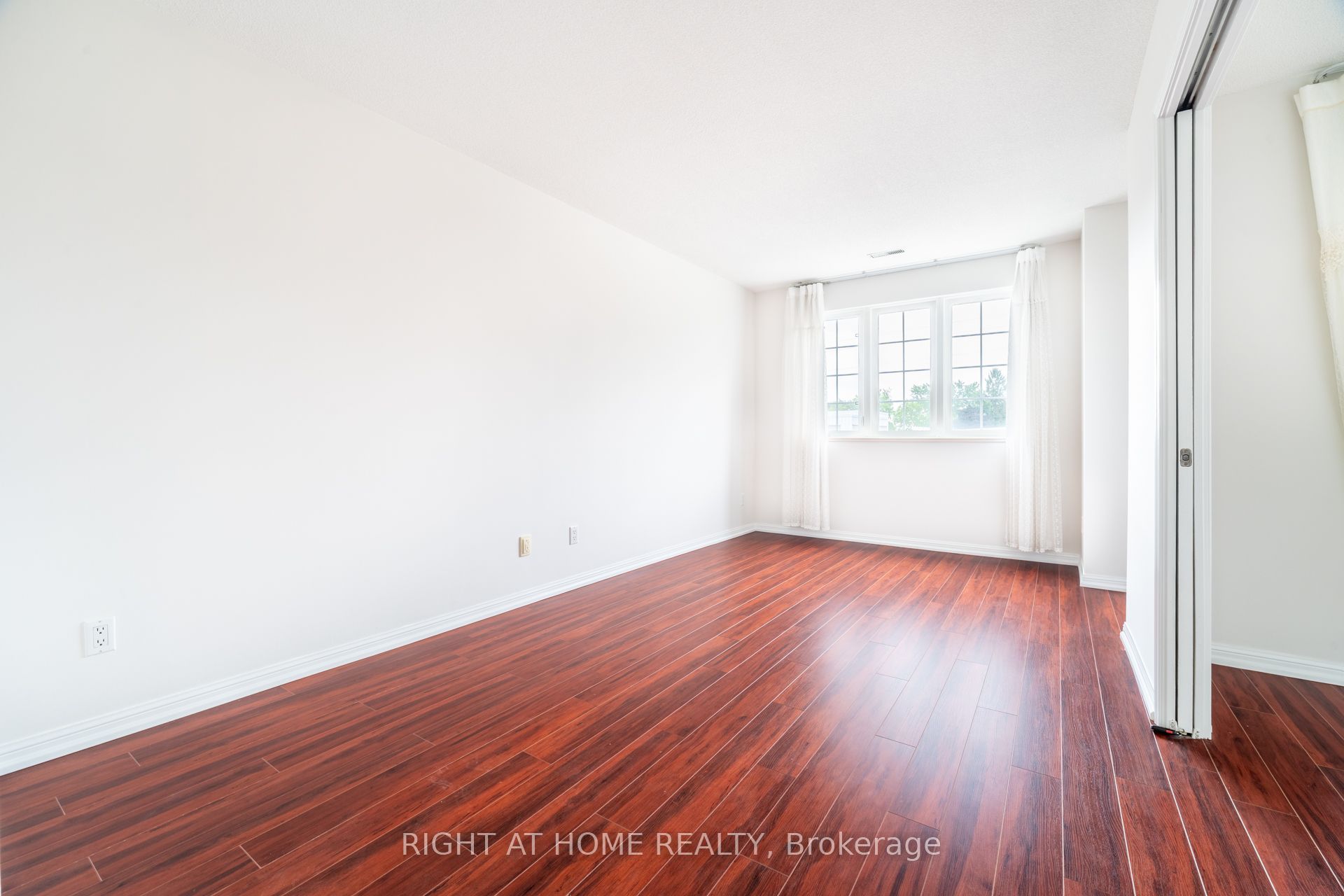 220 Grandview Way
