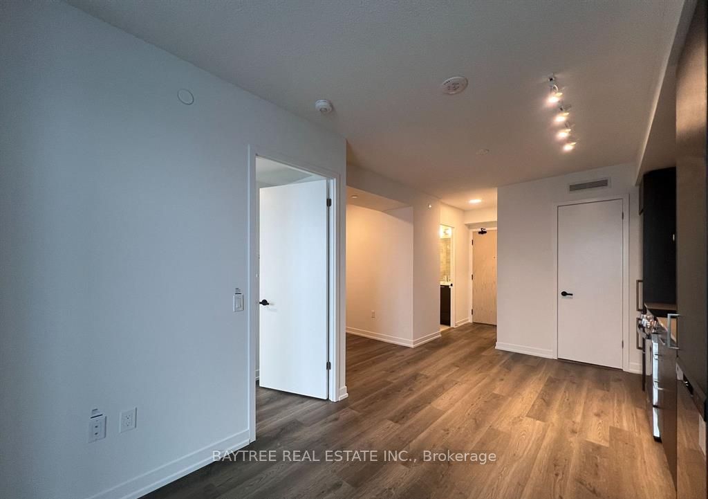 195 Commerce Street 1610