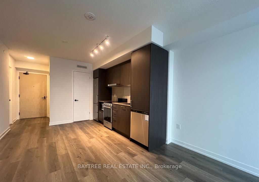 195 Commerce Street 1610