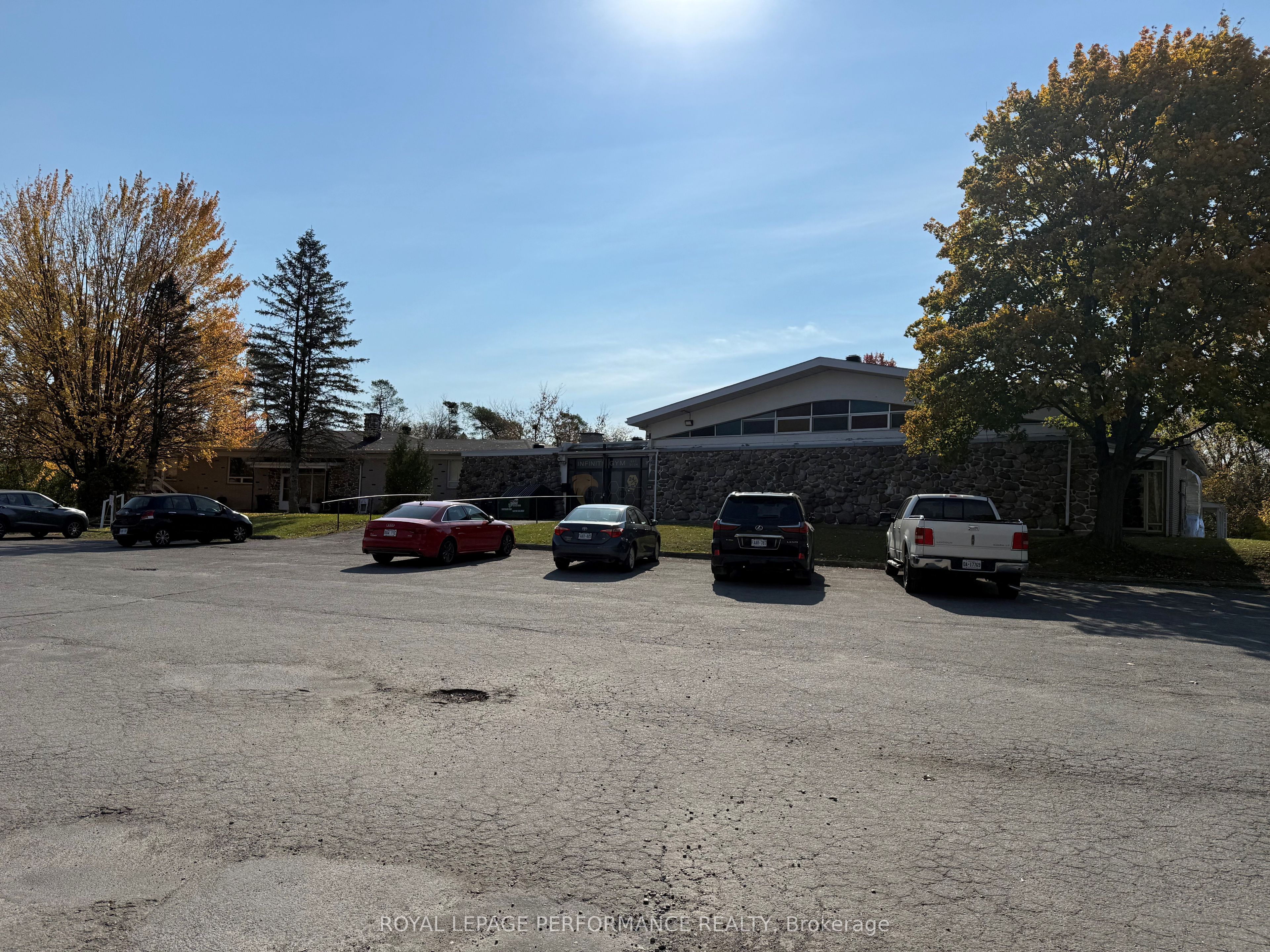 Photo 1 of 7 — 162 Bon Pasteur Street, Hawkesbury, ON K6A 2K5