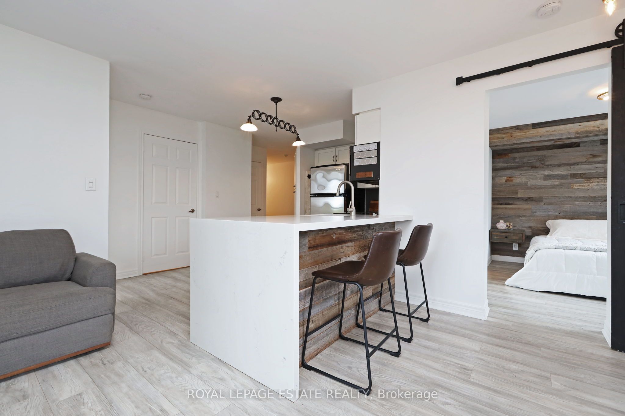 225 Wellesley Street E 512
