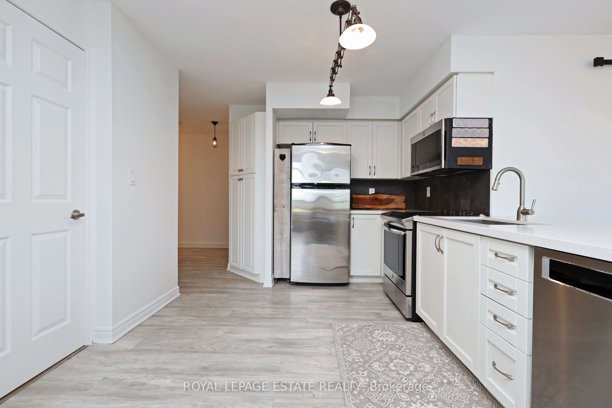 225 Wellesley Street E 512