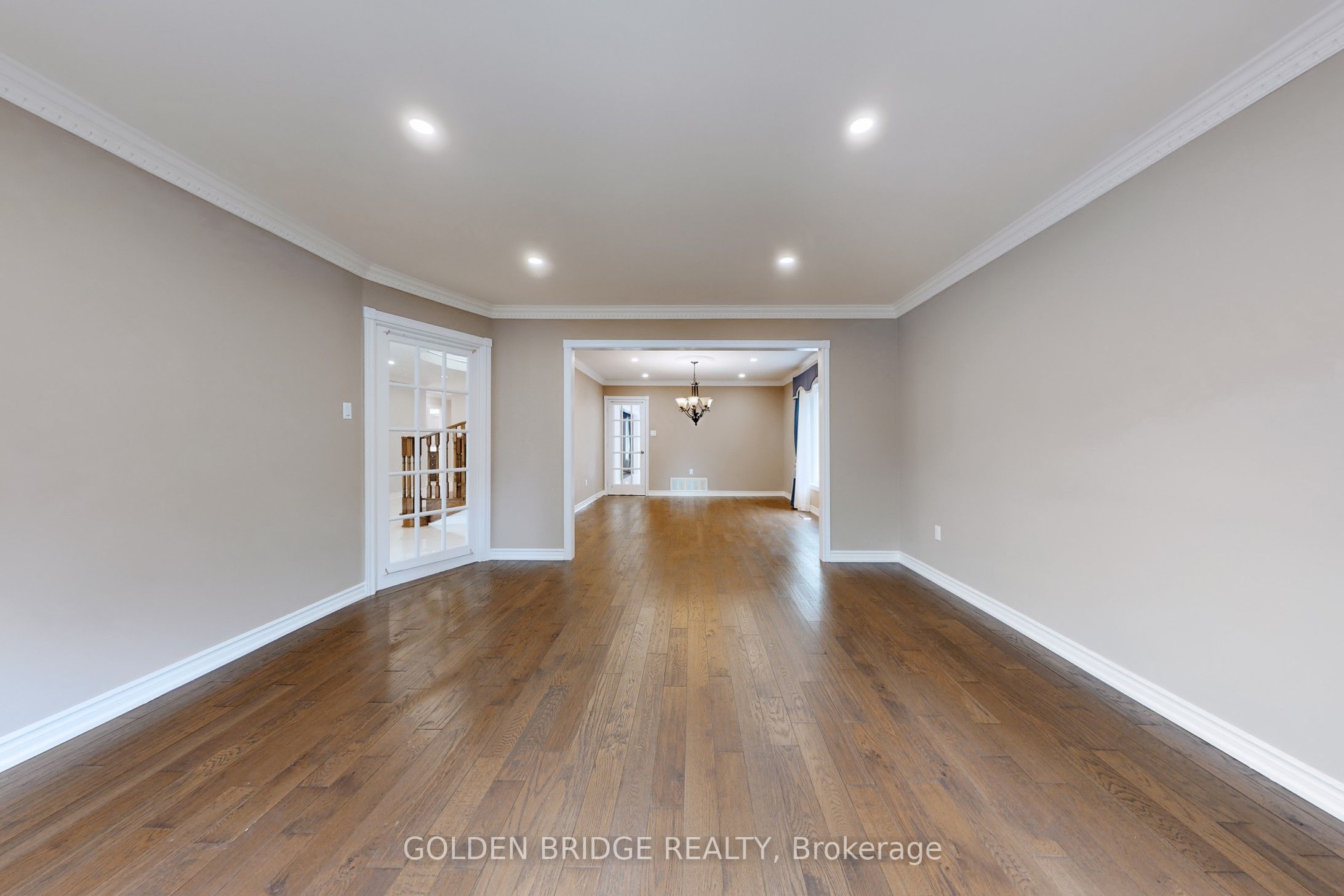 909 Stonehaven Avenue