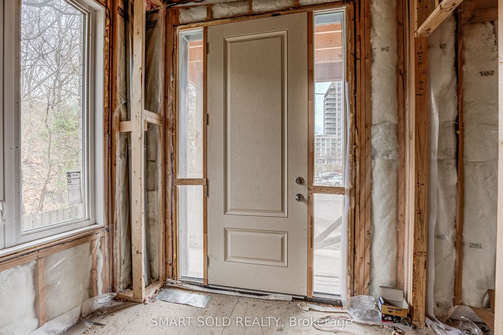 Photo of 4 Forty Third Street, Toronto, ON M8W 3P6 (MLS # W12915966)