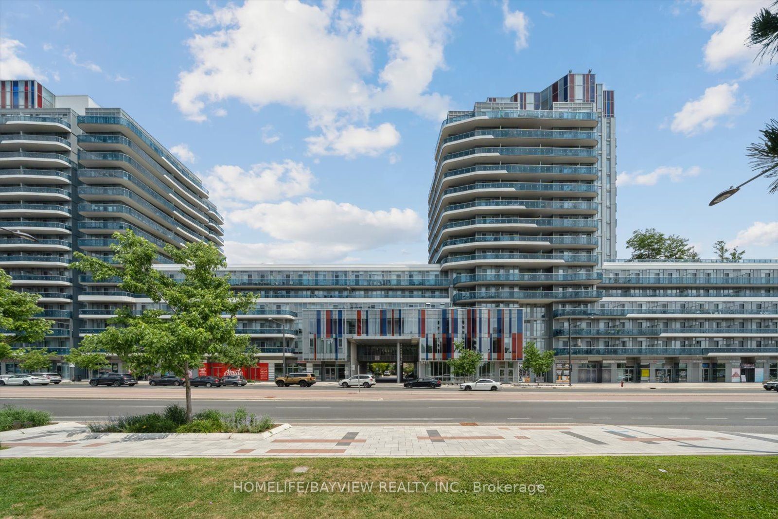 9471 Yonge Street 220