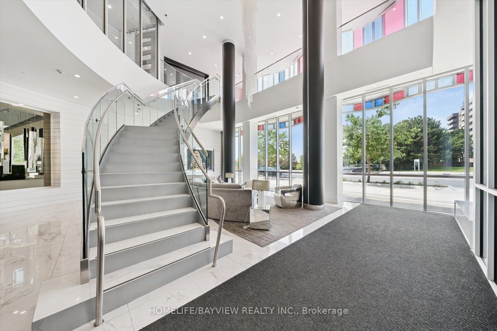 9471 Yonge Street 220