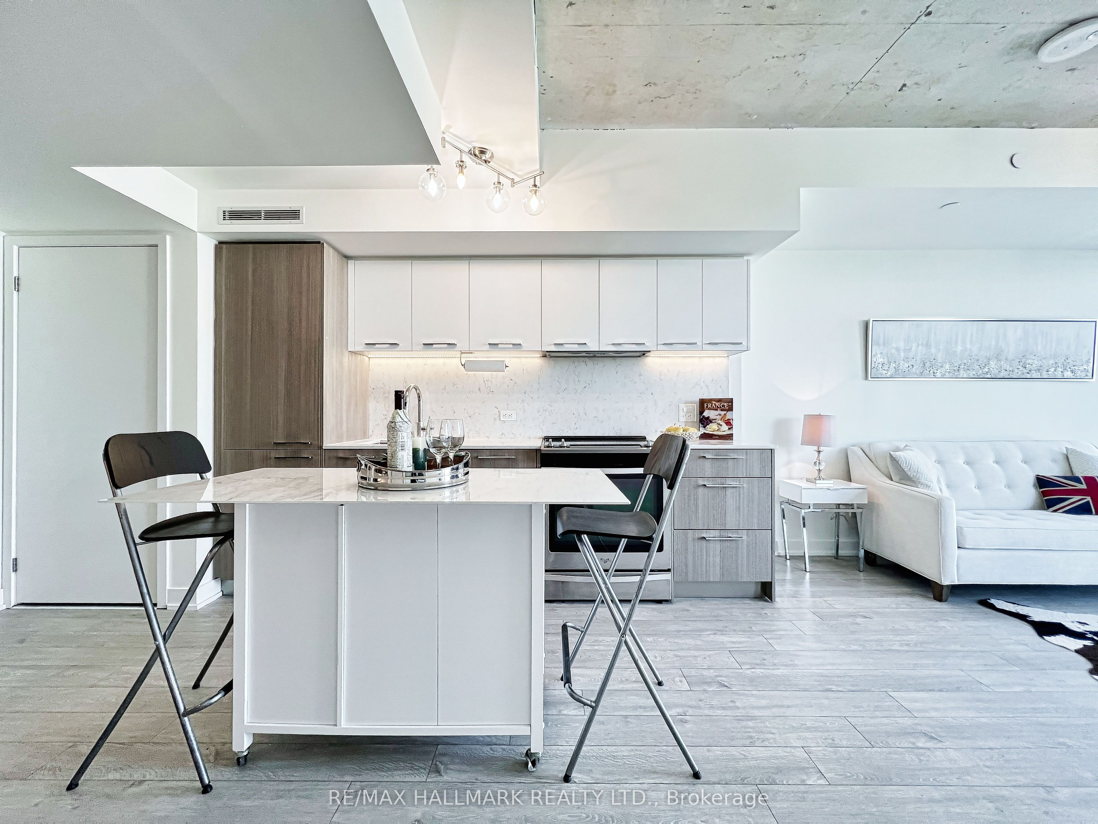 30 Baseball Place 721