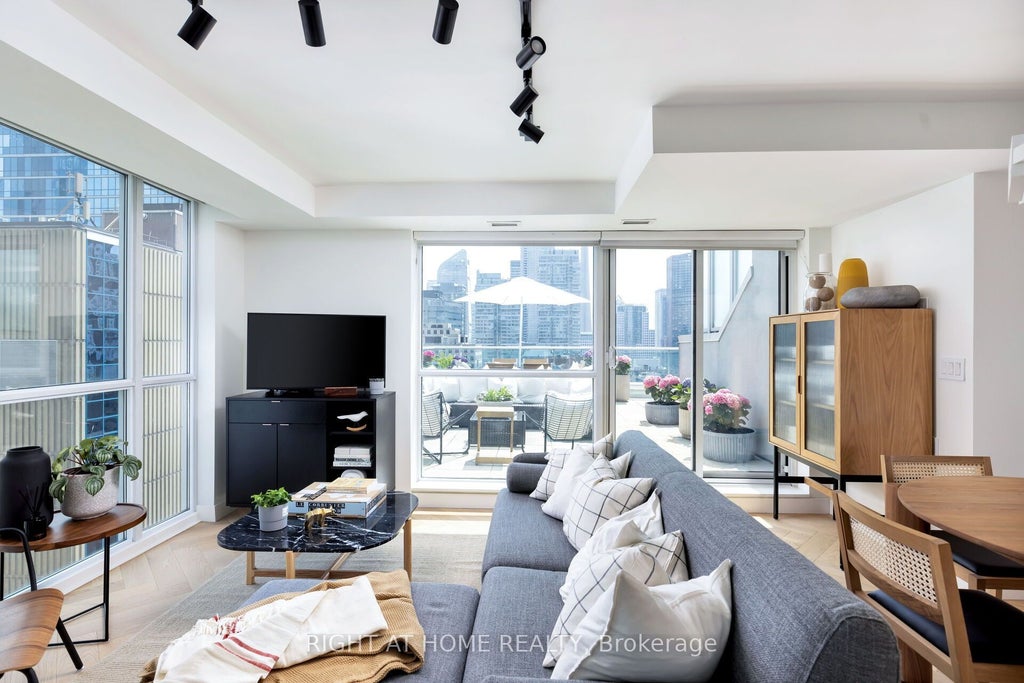 Photo of 96 St Patrick Street #PH8, Toronto, ON M5T 1V2 (MLS # C13791146)