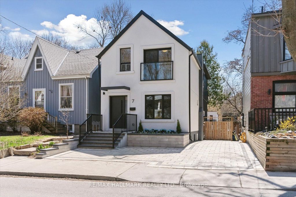 Photo of 7 Ivy Avenue, Toronto, ON M4L 2H6 (MLS # E12373920)