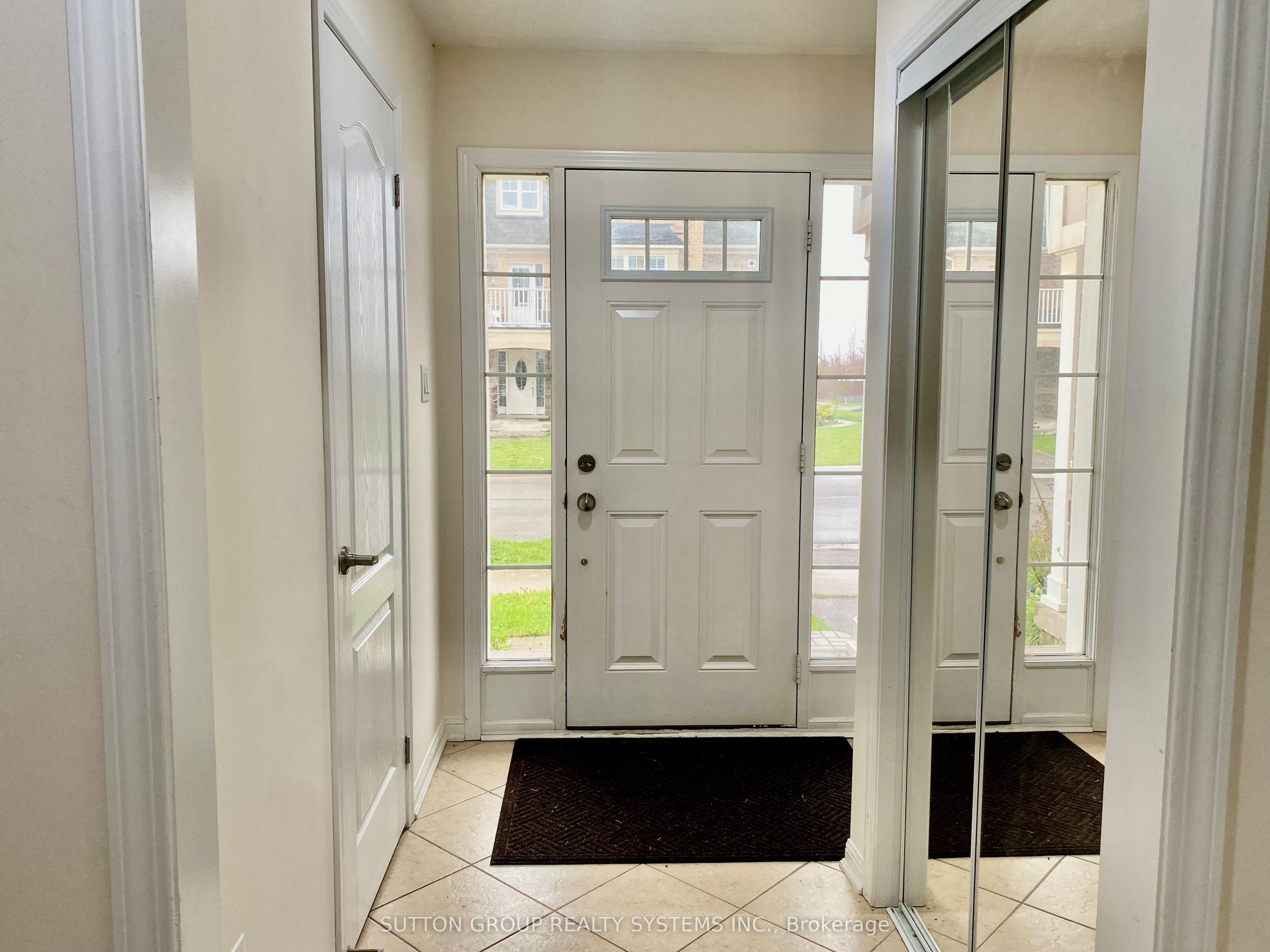 39 Suitor Court