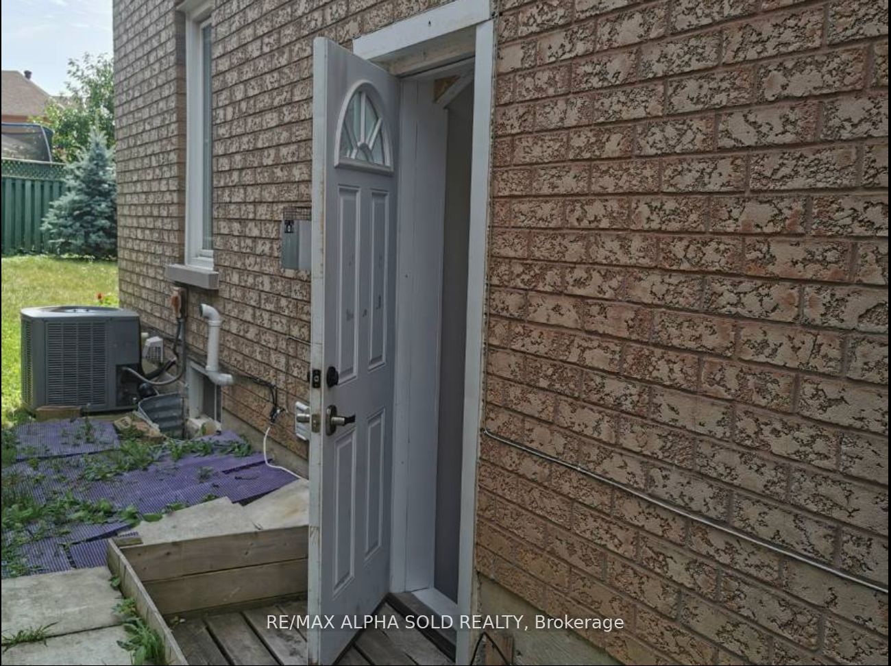 79 GREENSBORO Drive bsmt