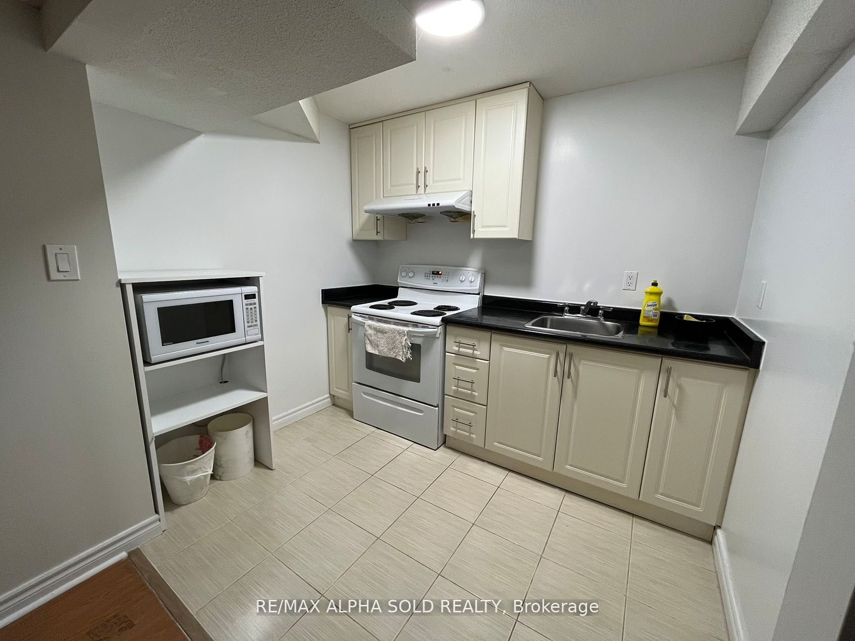 79 GREENSBORO Drive bsmt