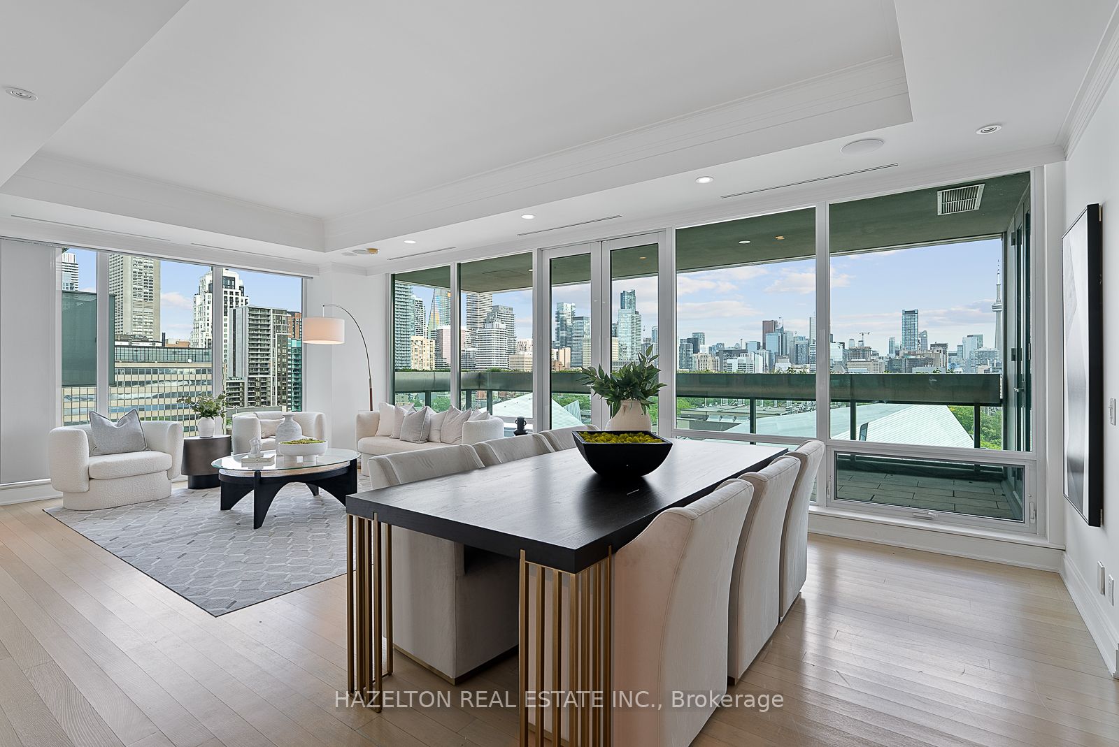 206 Bloor Street W 1402