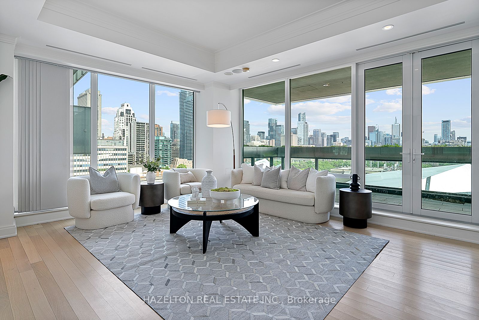 206 Bloor Street W 1402