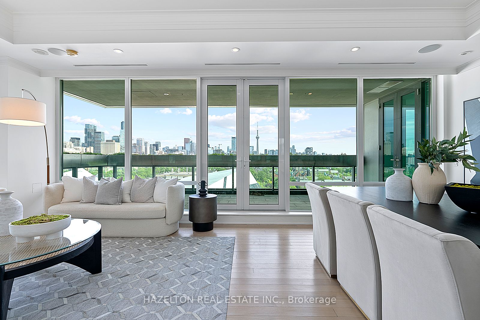 206 Bloor Street W 1402