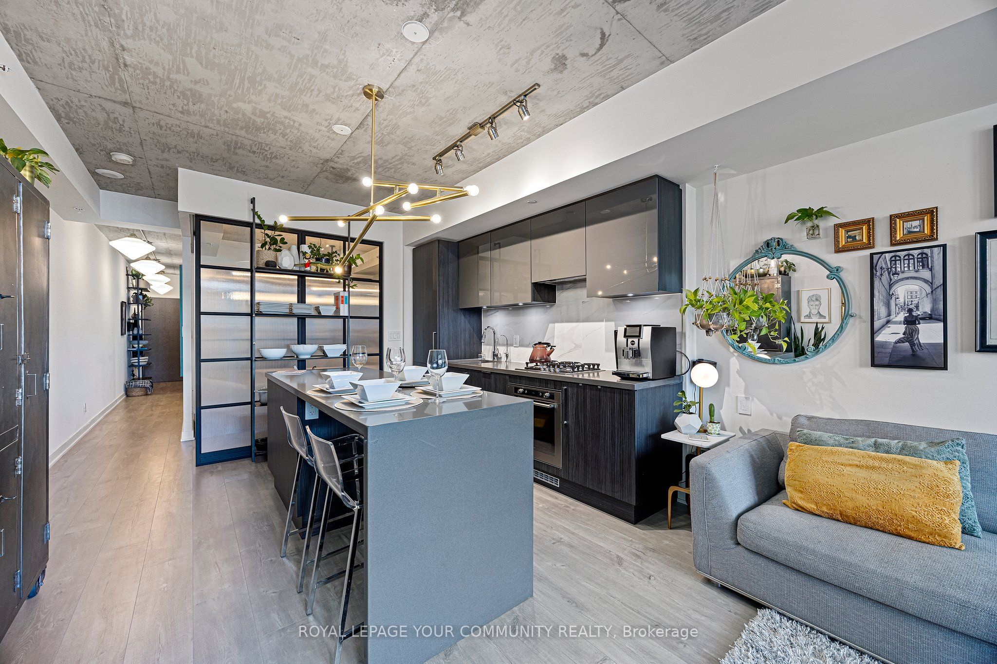 109 Ossington Avenue 216