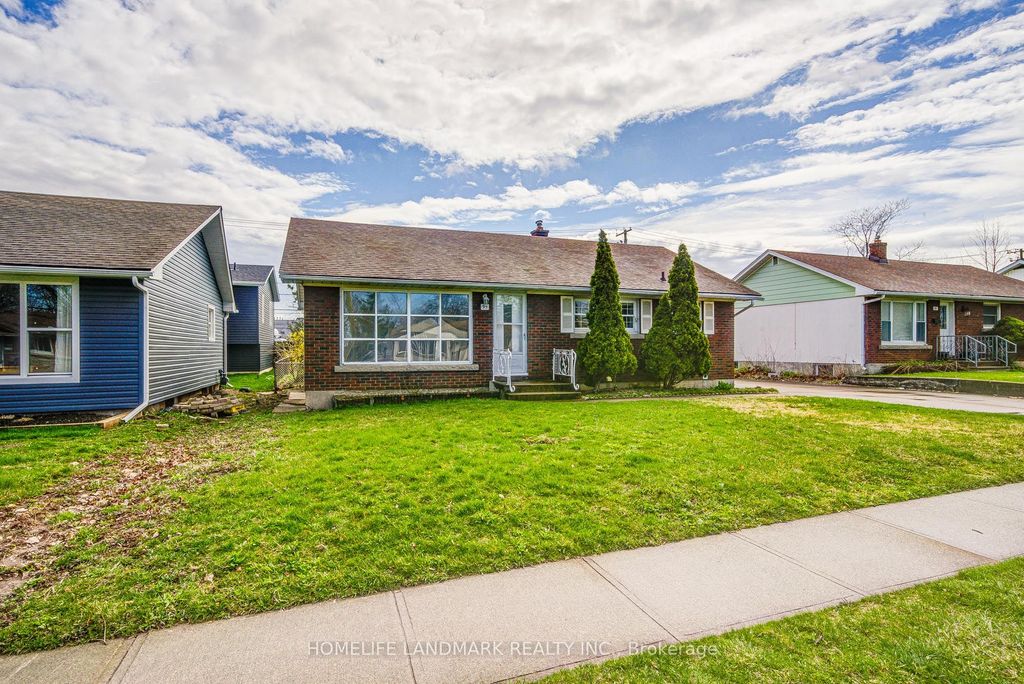 Photo of 95 Jacobson Avenue, St. Catharines, ON L2T 3A4 (MLS # X12996276)