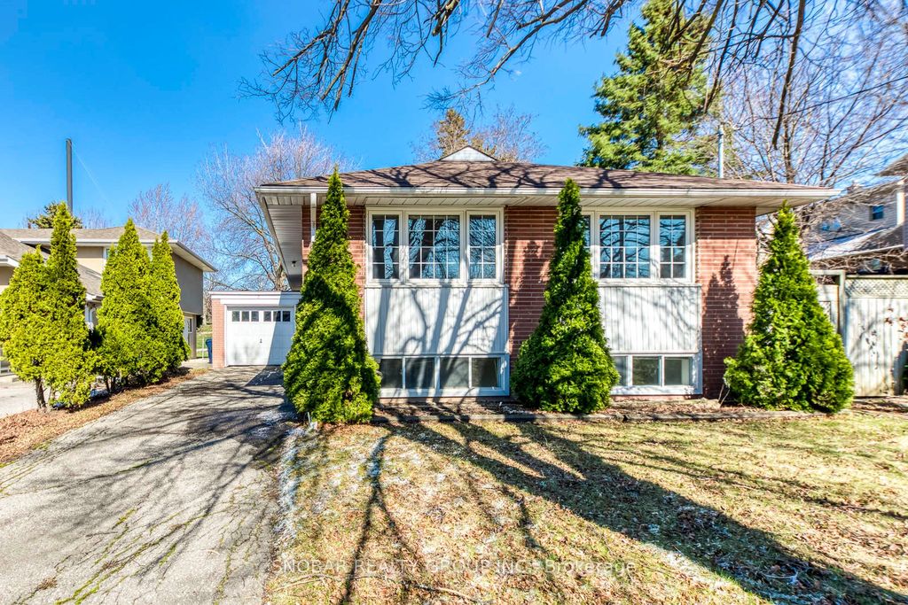 Photo of 7 Golfwood Heights, Toronto, ON M9P 3L8 (MLS # W12974424)