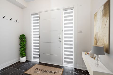 5 Gridiron Gate Vaughan ON L4H 4W8