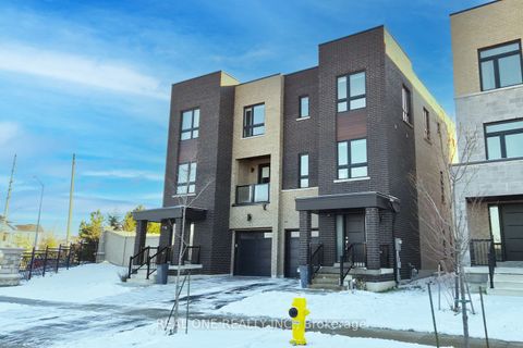 5 Gridiron Gate Vaughan ON L4H 4W8