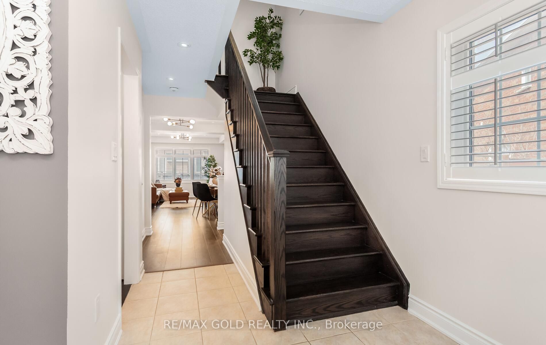 299 Gooding Crescent