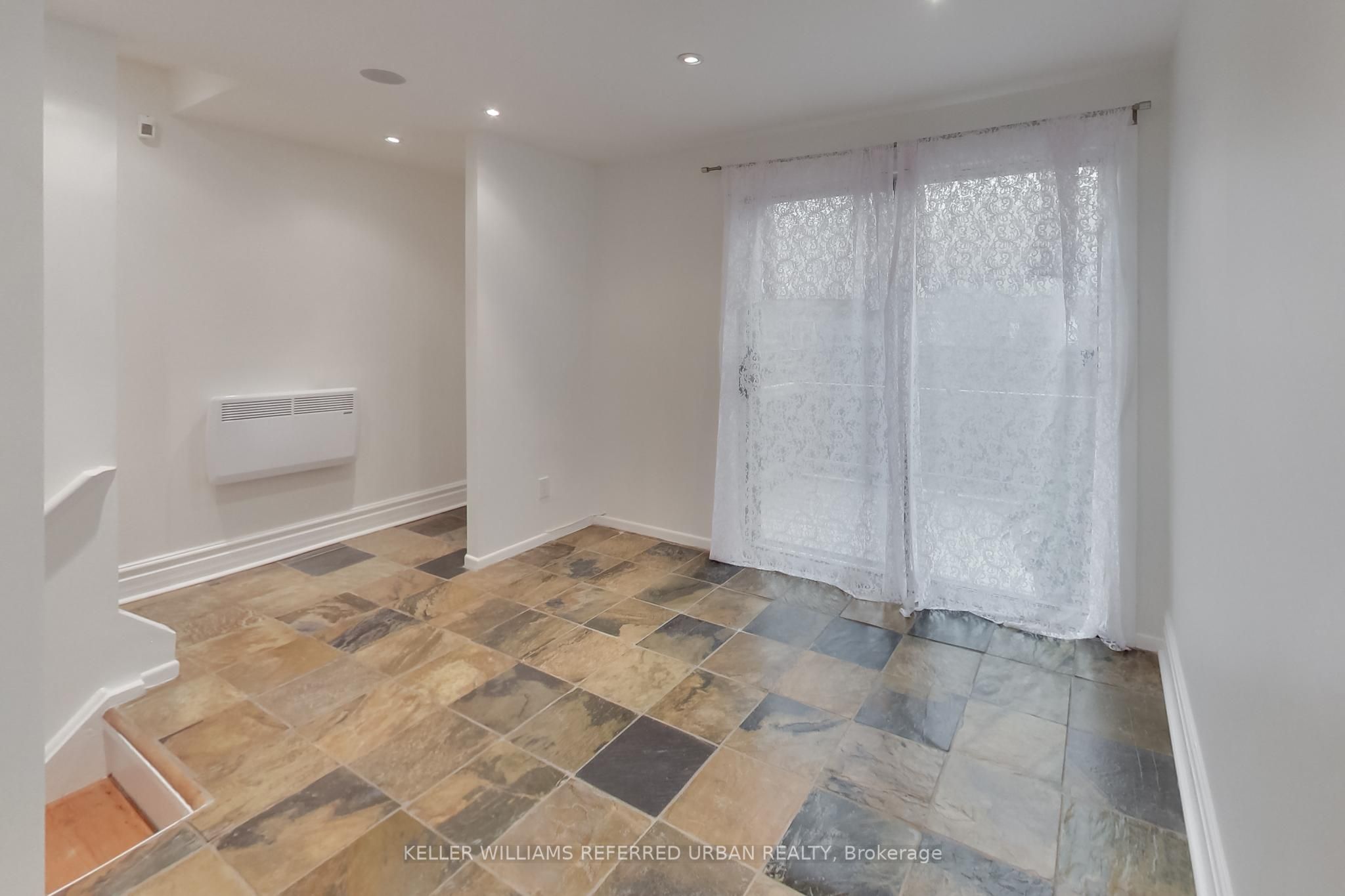 1666 Queen Street E 22