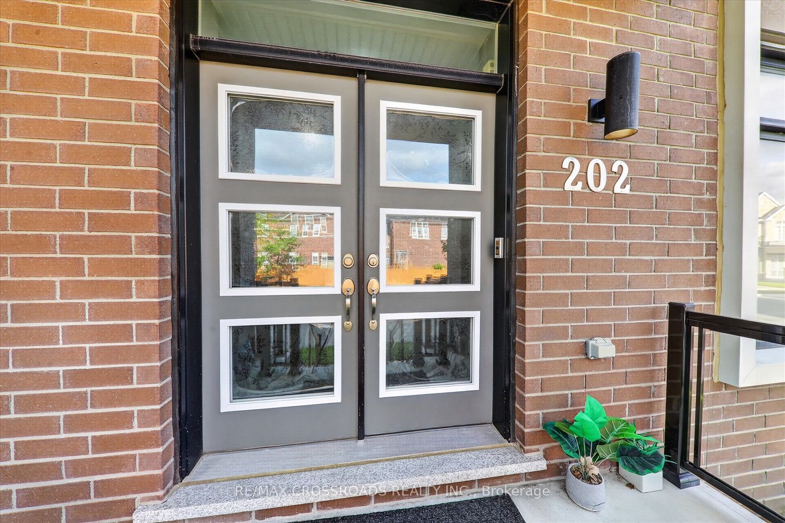 202 Webb Street Main and 2nd foloor