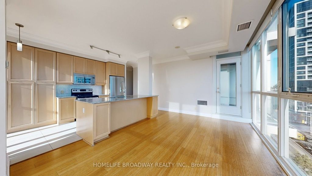 Photo of 530 St Clair Avenue W #608, Toronto, ON M6C 0A2 (MLS # C12417955)