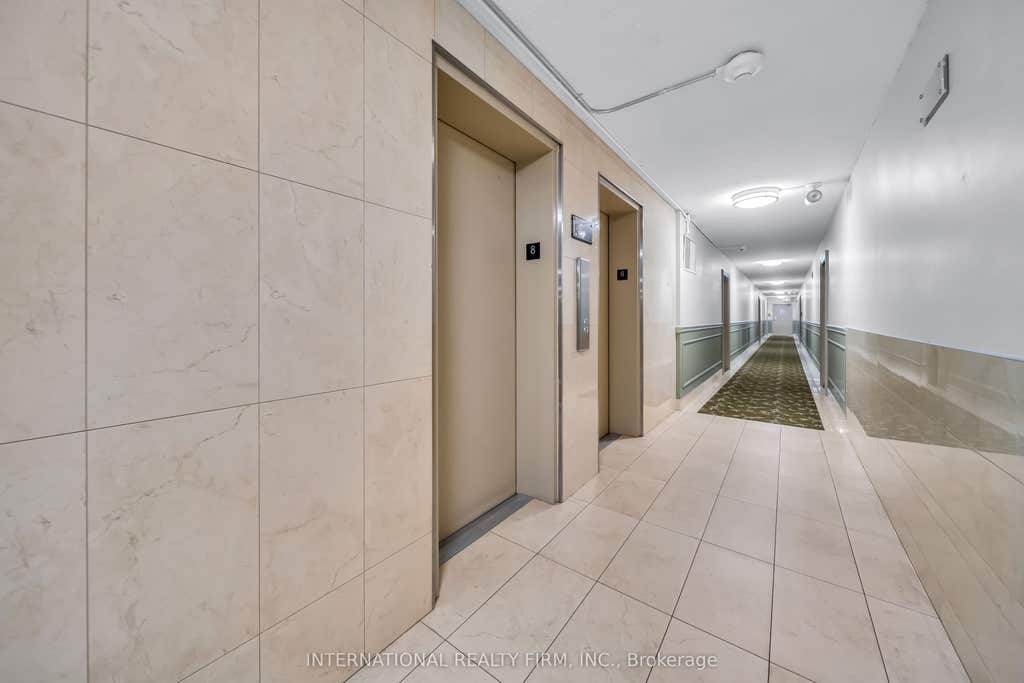 Photo of 1615 Bloor Street #801, Mississauga, ON L4X 1S2 (MLS # W13564742)