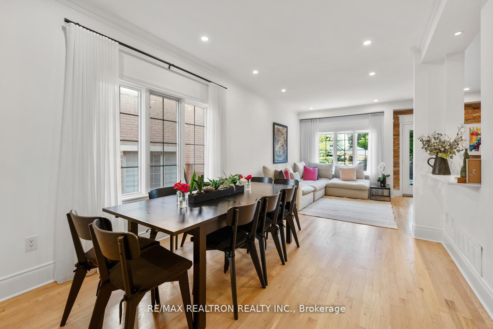 136 Kingsbridge Circle