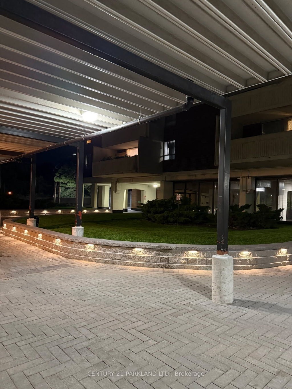 Photo of 5 Massey Square #215, Toronto, ON M4C 5L6 (MLS # E13818300)