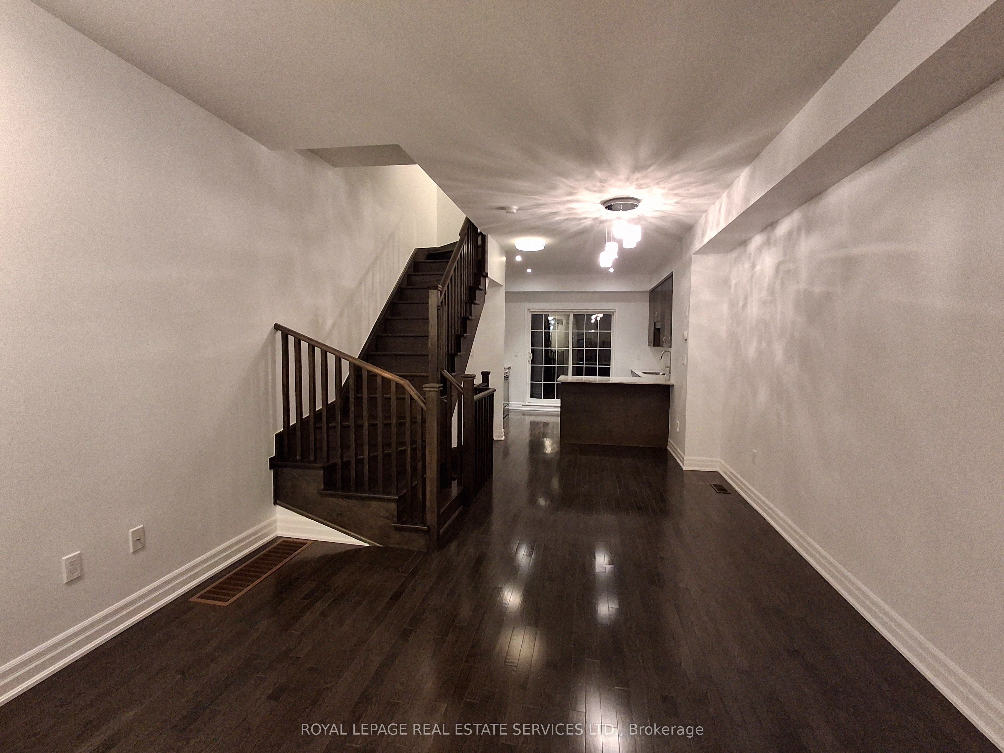 8 Windermere Avenue 15