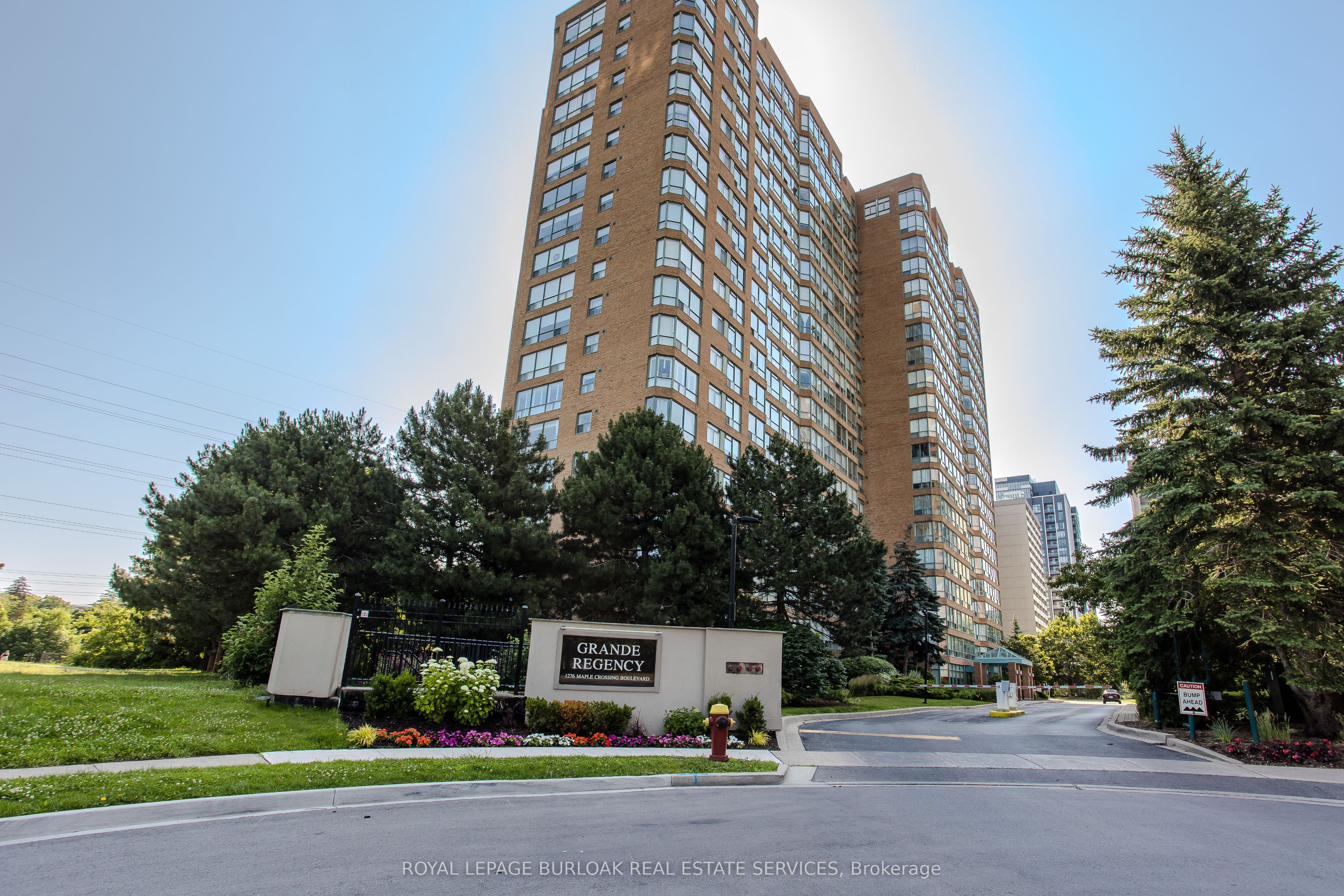 1276 Maple Crossing Boulevard 212
