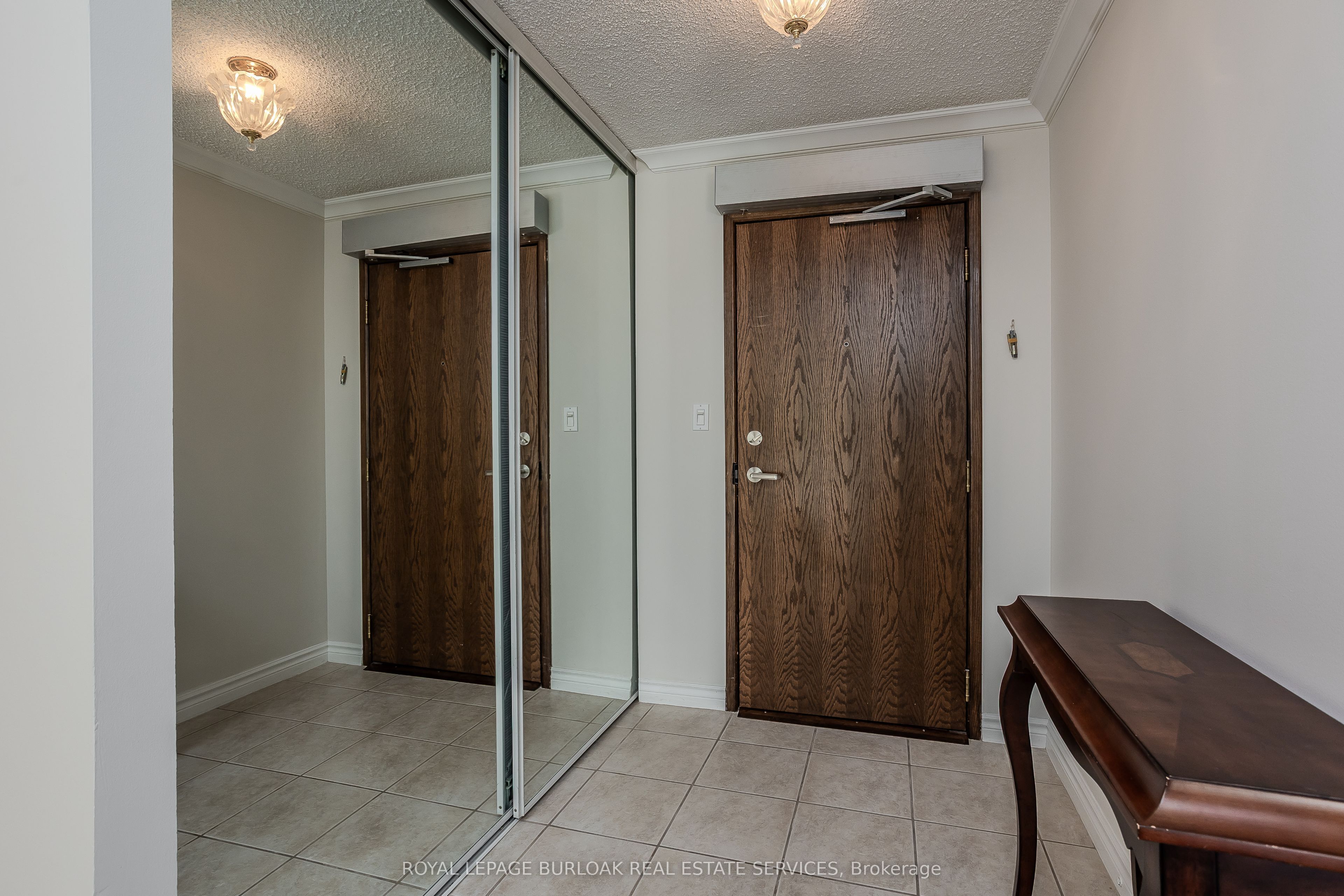 1276 Maple Crossing Boulevard 212