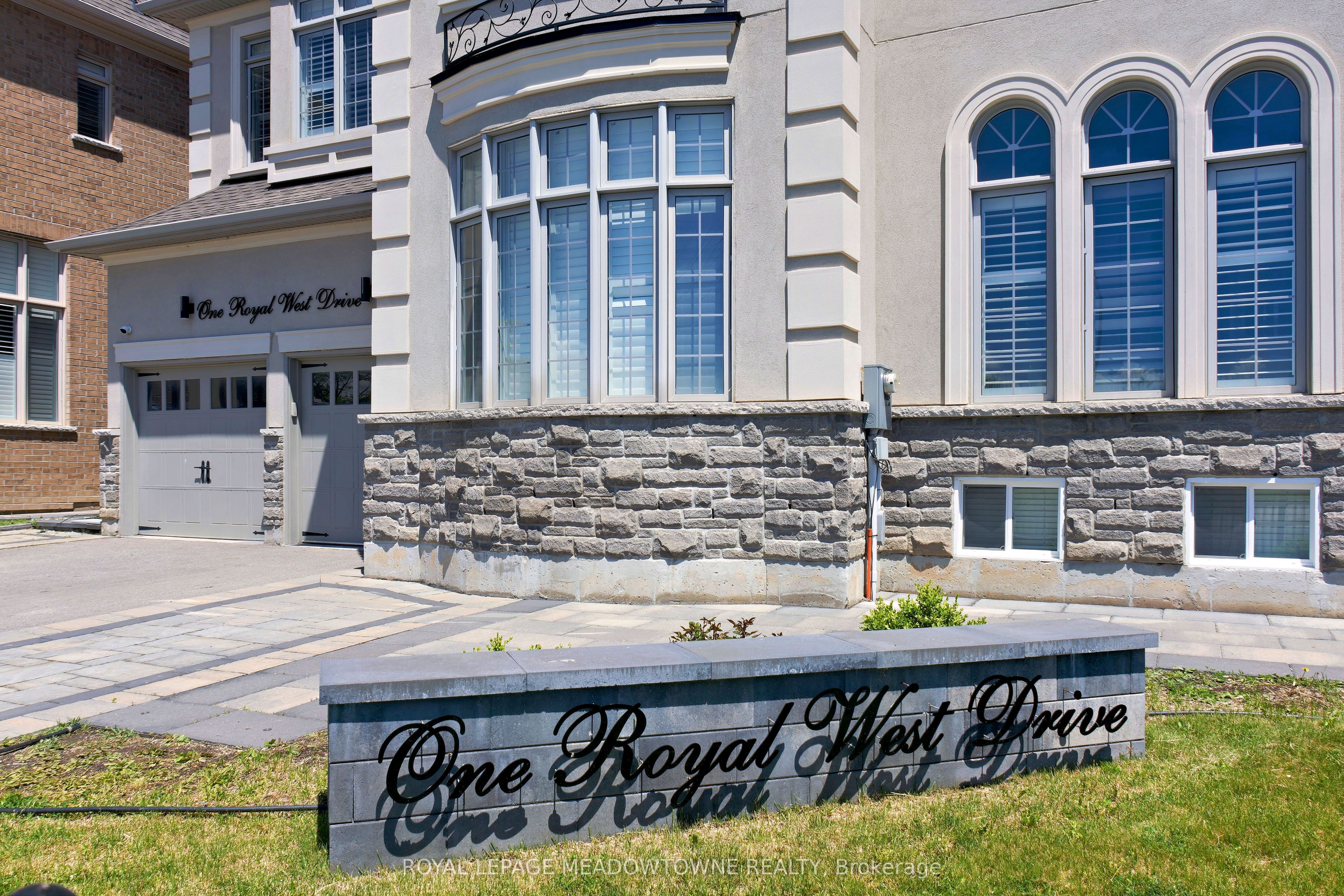 1 Royal West Drive
