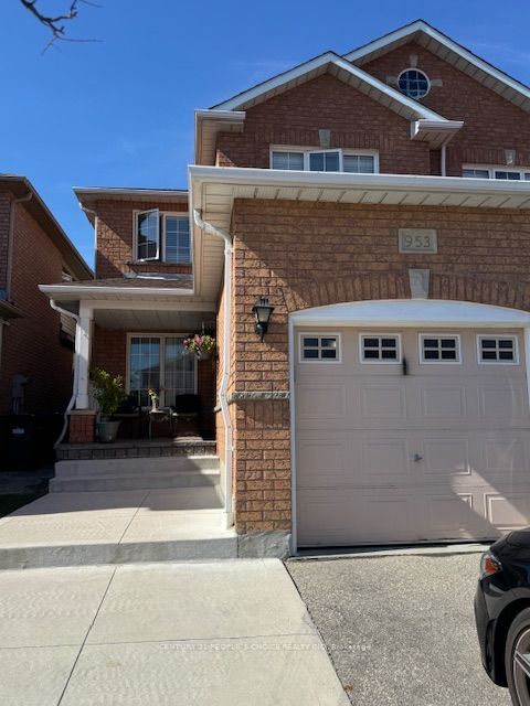 953 Sonoma Court BSMT Mississauga ON L5V 2P4