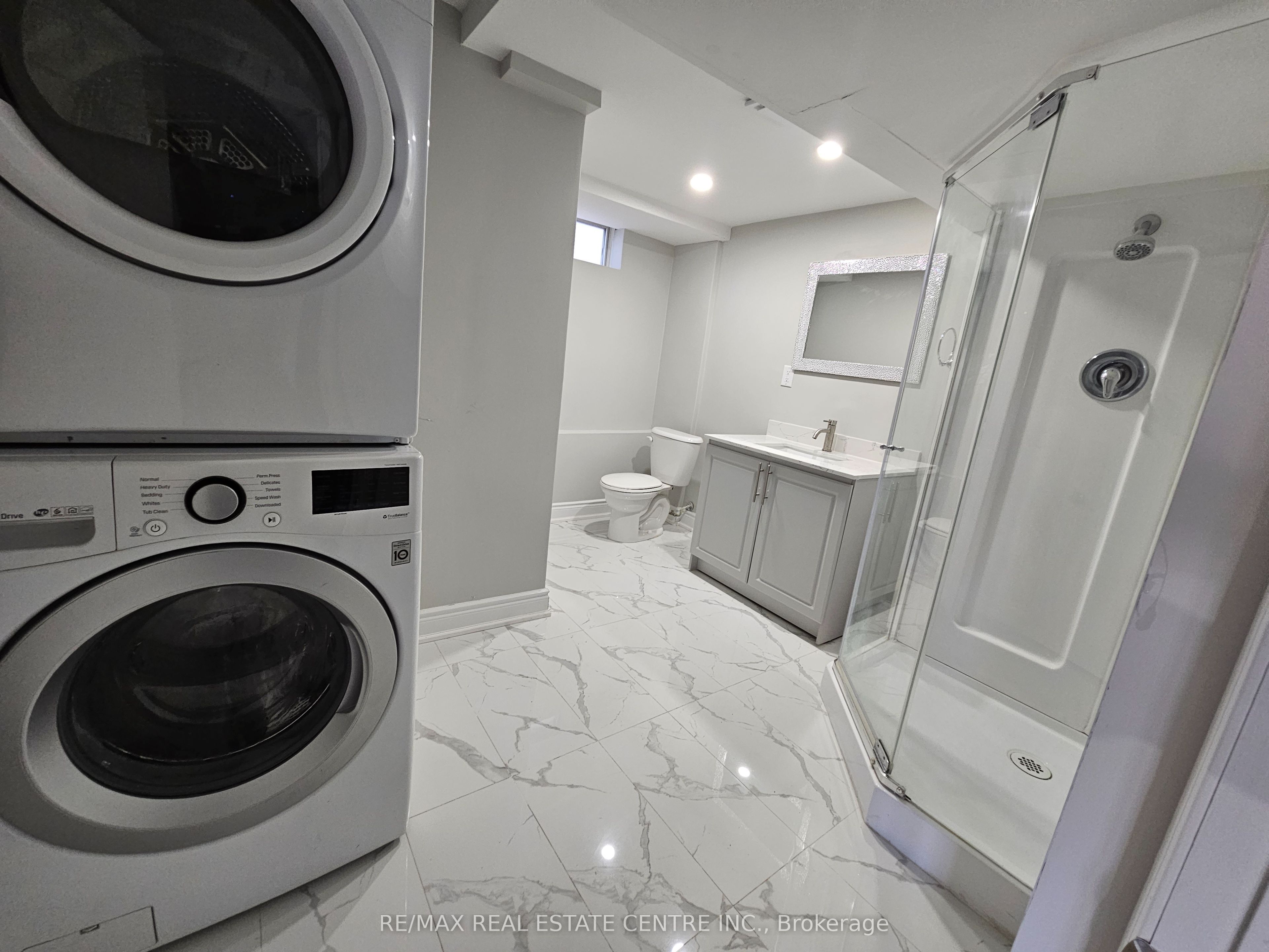 896 Morley Avenue Lower