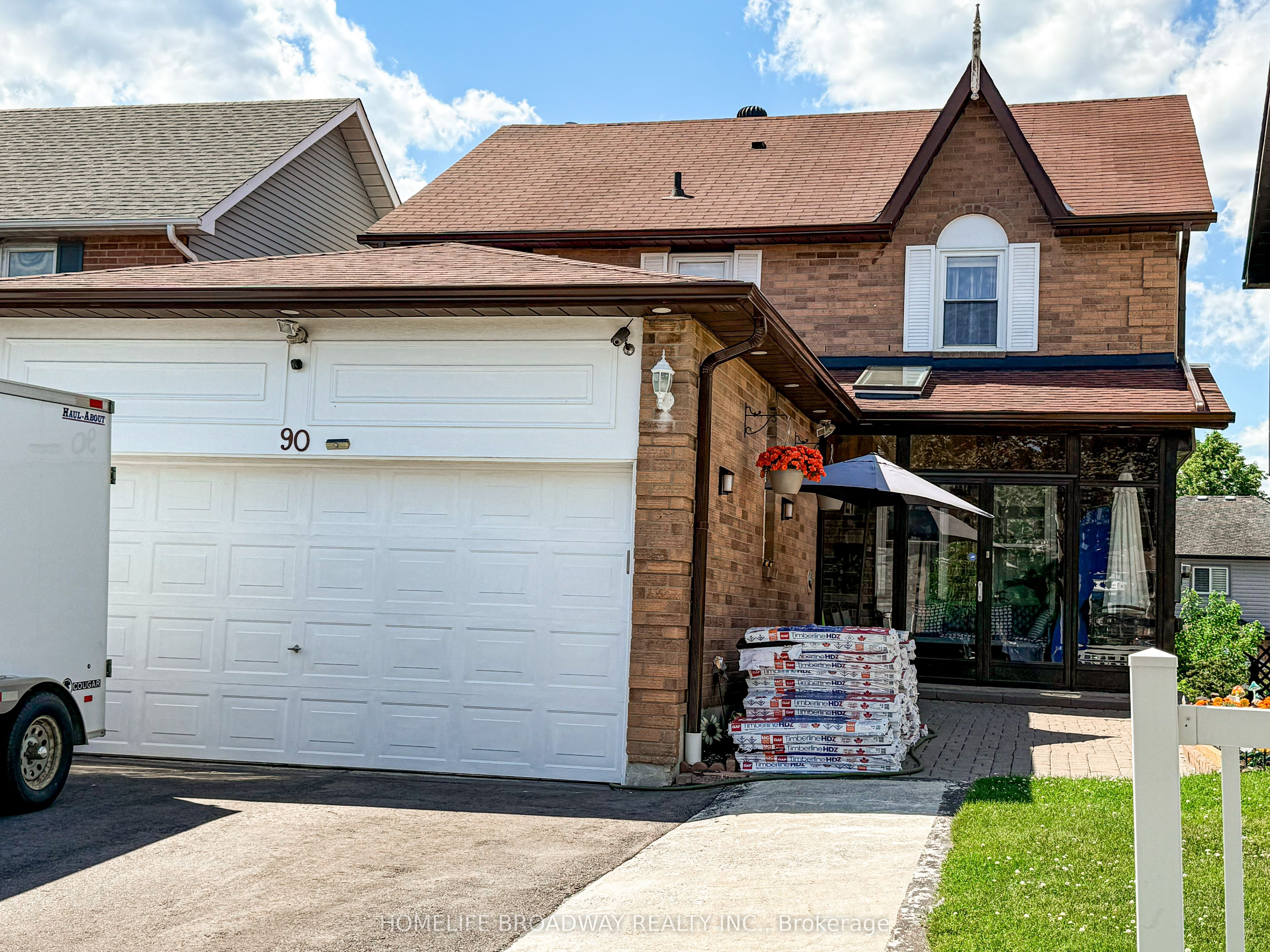 Photo 1 of 40 — 90 Chapman Drive, Ajax, ON L1T 3E6
