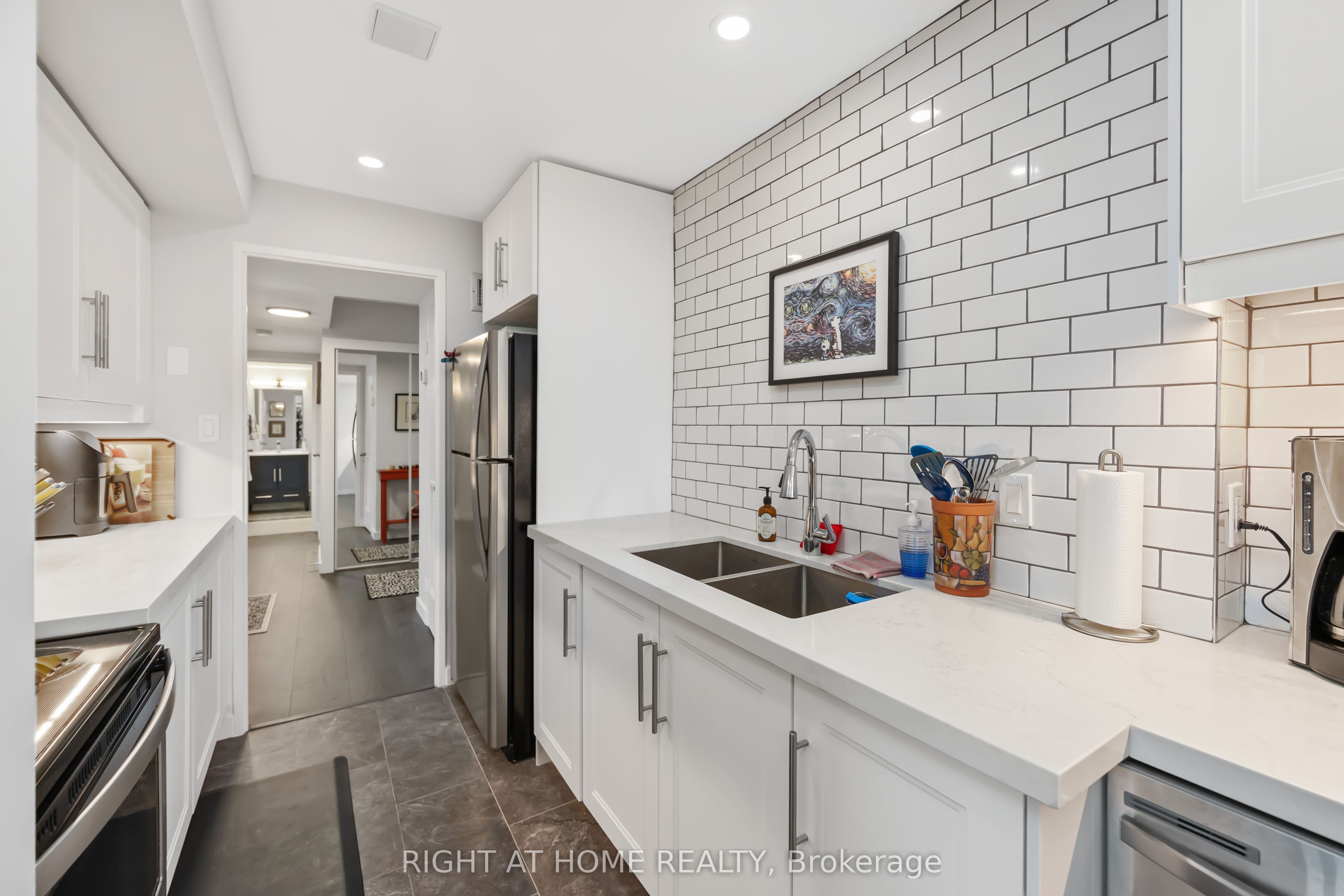 1333 Bloor Street 905