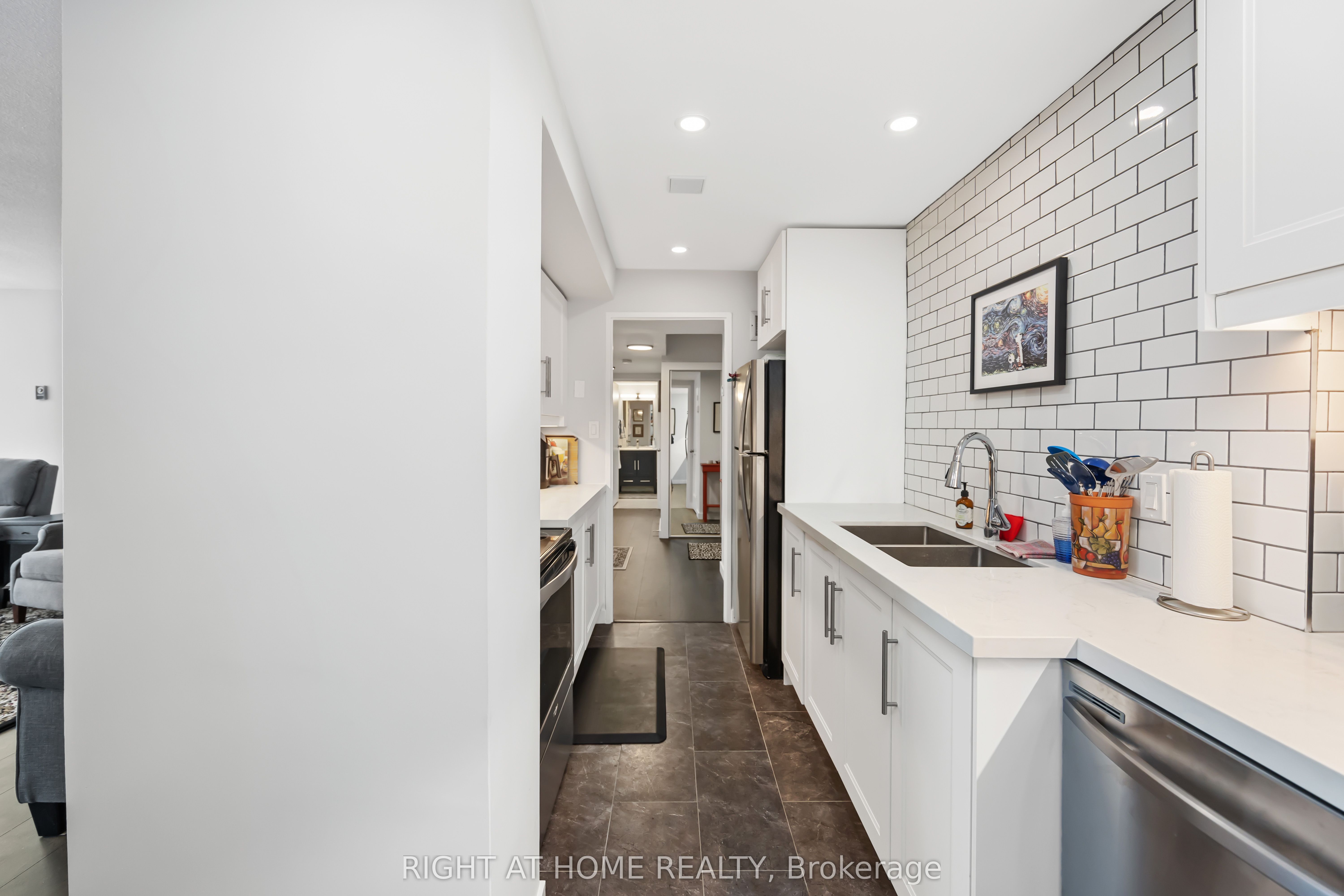 1333 Bloor Street 905